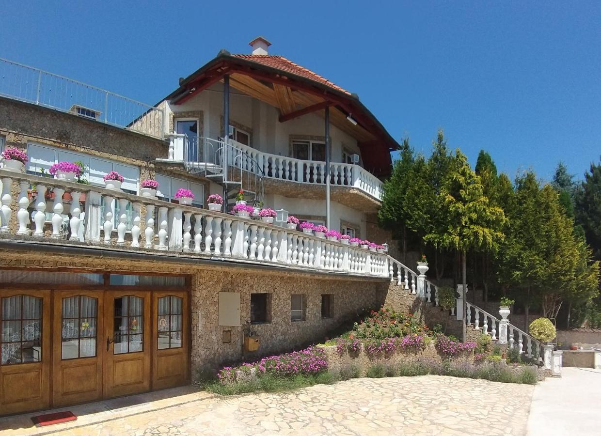 Heviz Kristaly Apartman Exterior photo